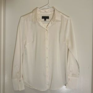Banana Republic womens Satin Classic Fit blouse cream color XS EUC